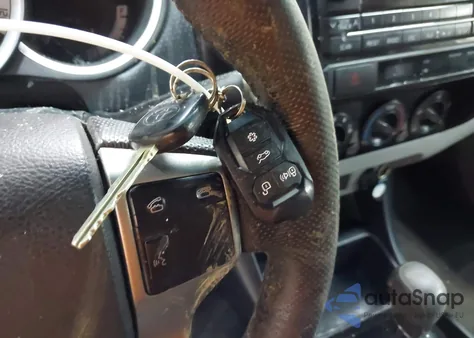 2012 Toyota Tacoma Base V6 z USA, uszkodzony, nr VIN 3TMLU4EN5CM097548